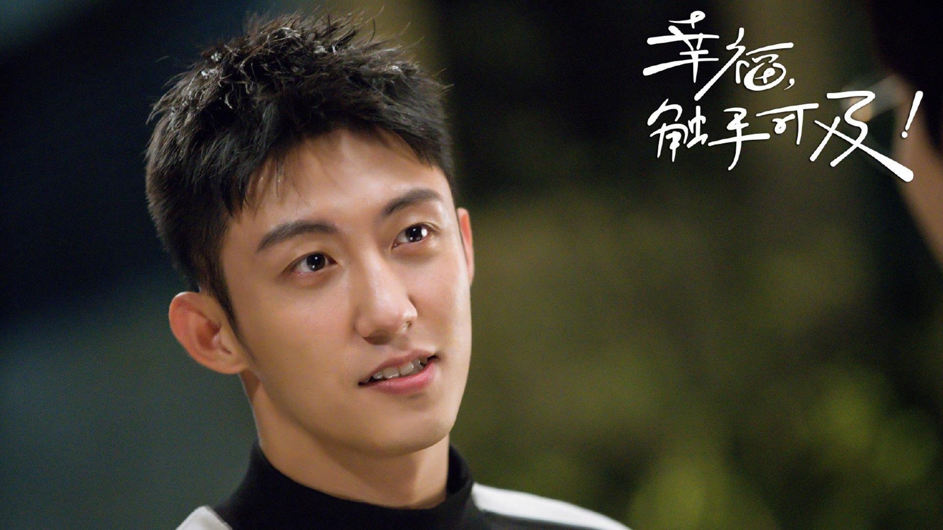 九游网页版官网入口-_光影灯光跑：夜晚城市的运动奇幻之旅_，2020灯光影像图